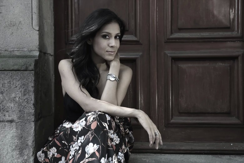 Muestra Dannah Garay nueva faceta con jazz en español