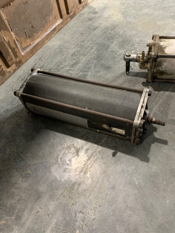 Used Coats Tabletop Air Cylinder