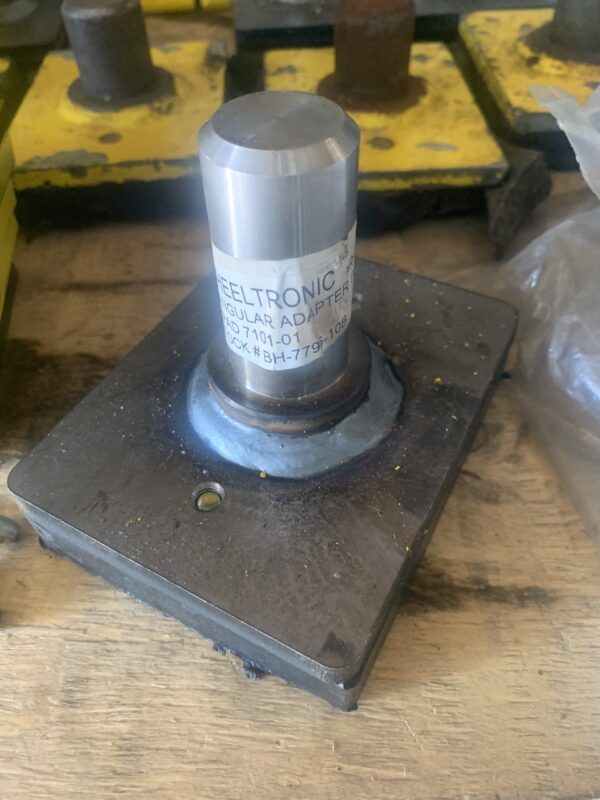 Wheeltronic Rectangular Adapter Base with Pad