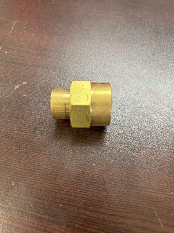 1/2 inch to 1/4 inch Straight Brass Female Fitting