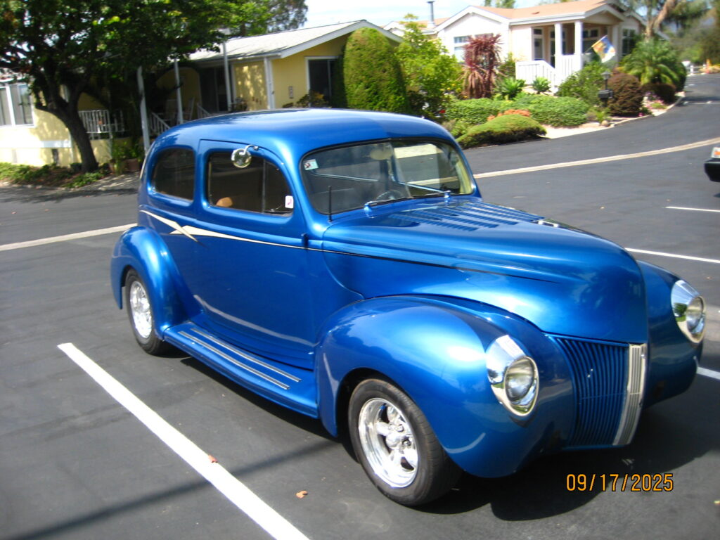 1940 Ford Deluxe Sedan