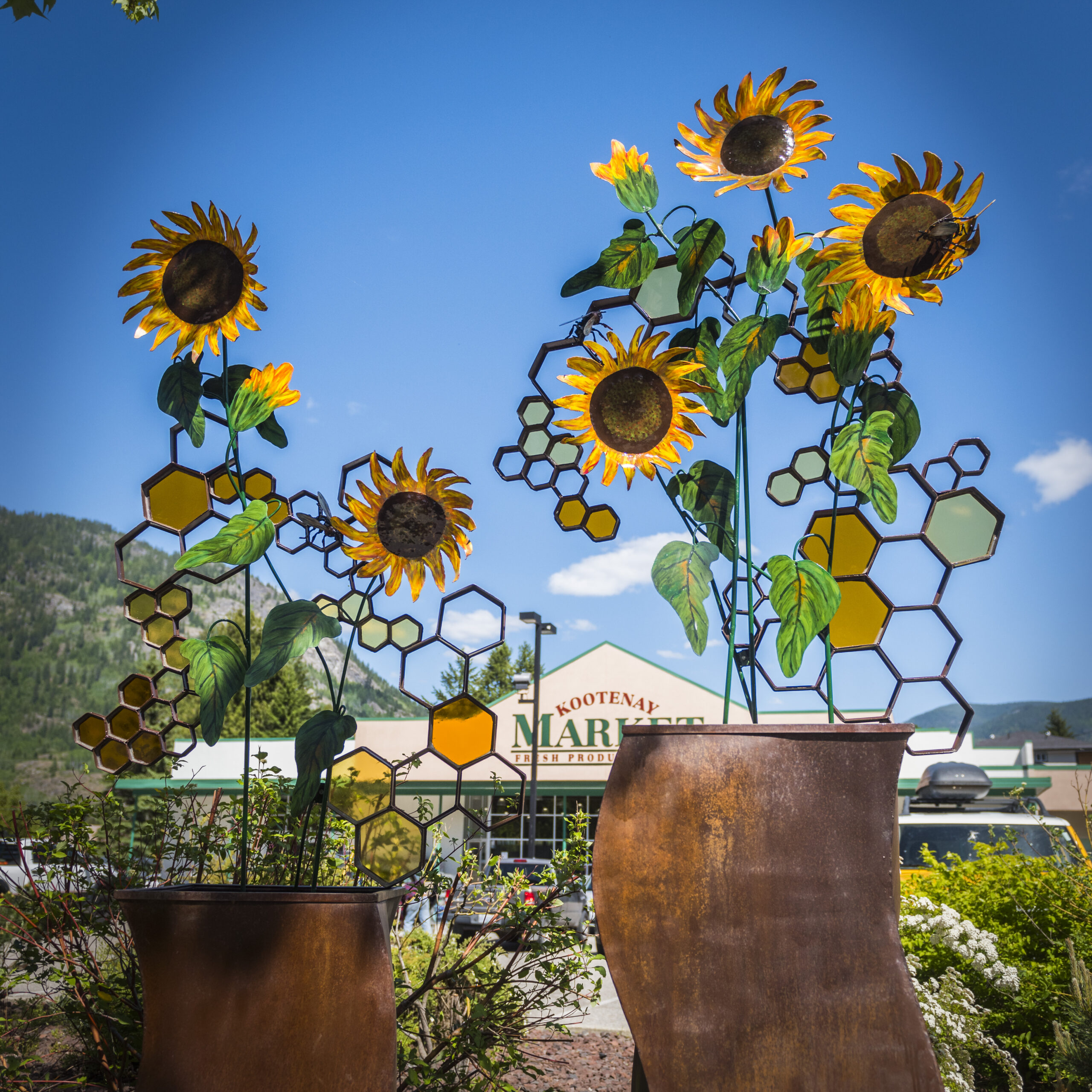 Sculpturewalk_Ode to Bees_ArtistLawrenceCormier_PhotoDavidRGlunsPhotography